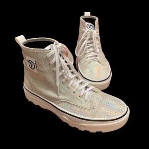 VANS High Tops Sneakers True White Iridescent suede EUC  Ultracush Wafflecup
